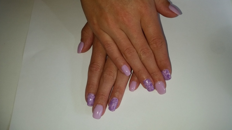 Stamping nail art lila paars.jpg
